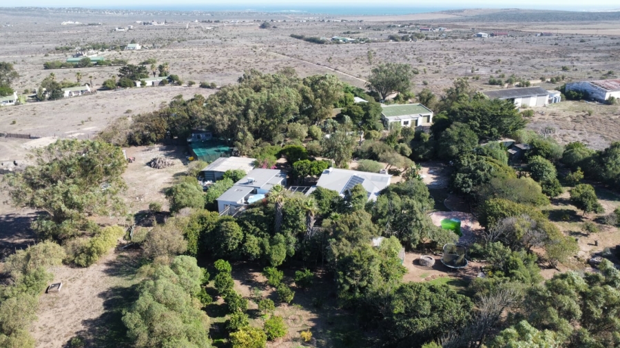 18 Bedroom Property for Sale in Trekoskraal Western Cape